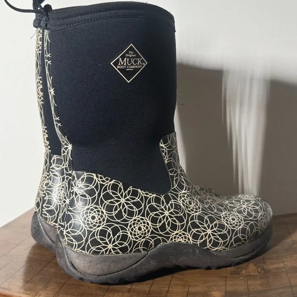 Muck Boot Company Women’s size 8 Waterproof Rain Boots Black Floral Mid Calf - Picture 4 of 8